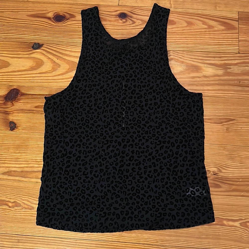 ZYIA active workout top - Mesh Leopard Print